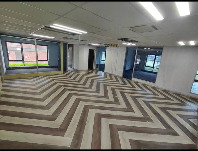 344M² OFFICE TO LET IN MAGALIESSIG
